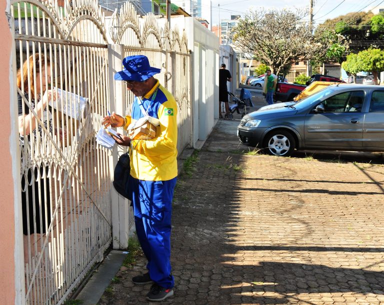 Leia mais sobre o artigo Servidores dos Correios e bancários entram no grupo prioritário de vacinação contra a Covid-19